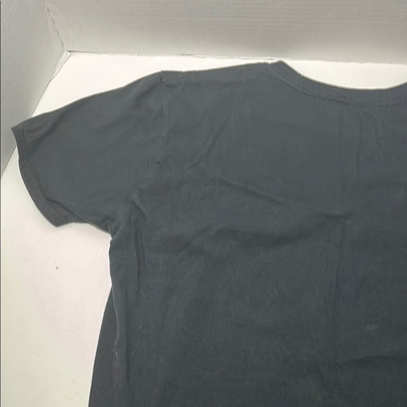 Threadless Black Tee with Ramen Wave Design - Picture 9 of 11